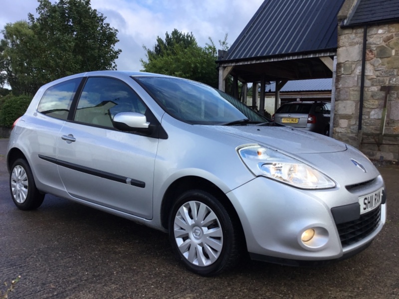 View RENAULT CLIO 1.2ltr EXPRESSION 16V 3 DOOR HATCHBACK 75ps