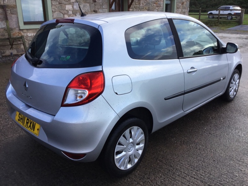 View RENAULT CLIO 1.2ltr EXPRESSION 16V 3 DOOR HATCHBACK 75ps