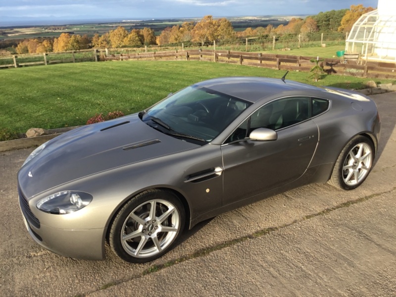 ASTON MARTIN VANTAGE