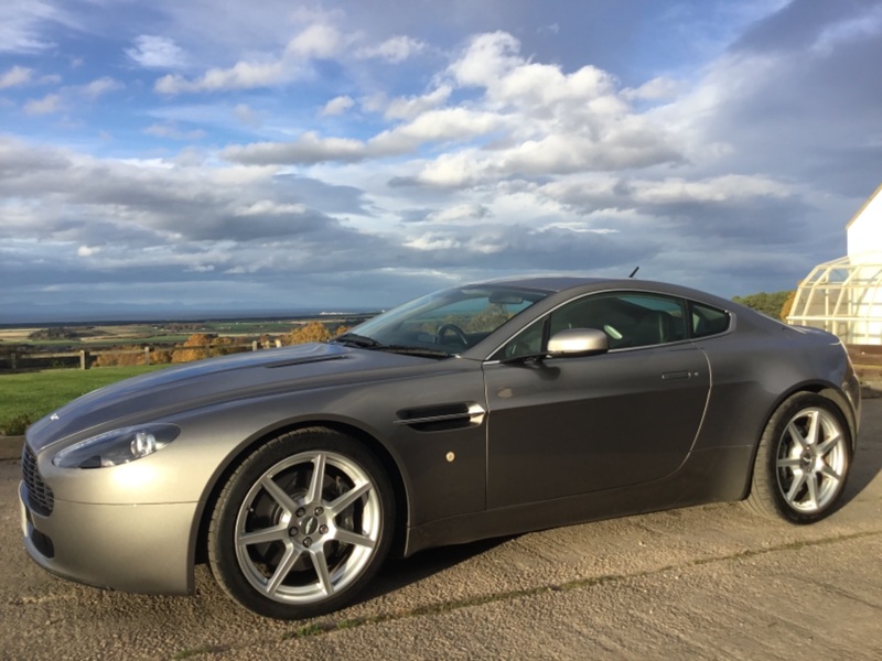 ASTON MARTIN VANTAGE