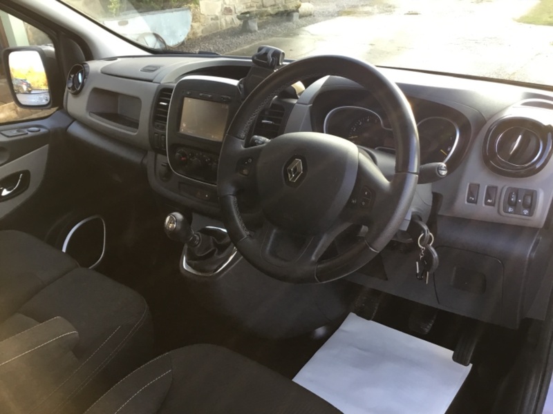 RENAULT TRAFIC