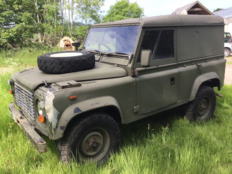 View LAND ROVER DEFENDER 90 2.5ltr HARD TOP MILITARY 4x4