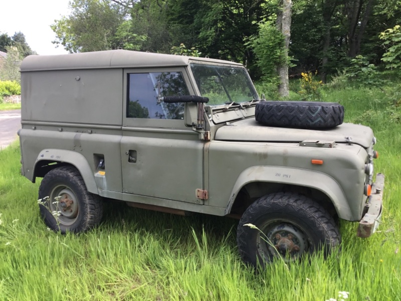 LAND ROVER DEFENDER