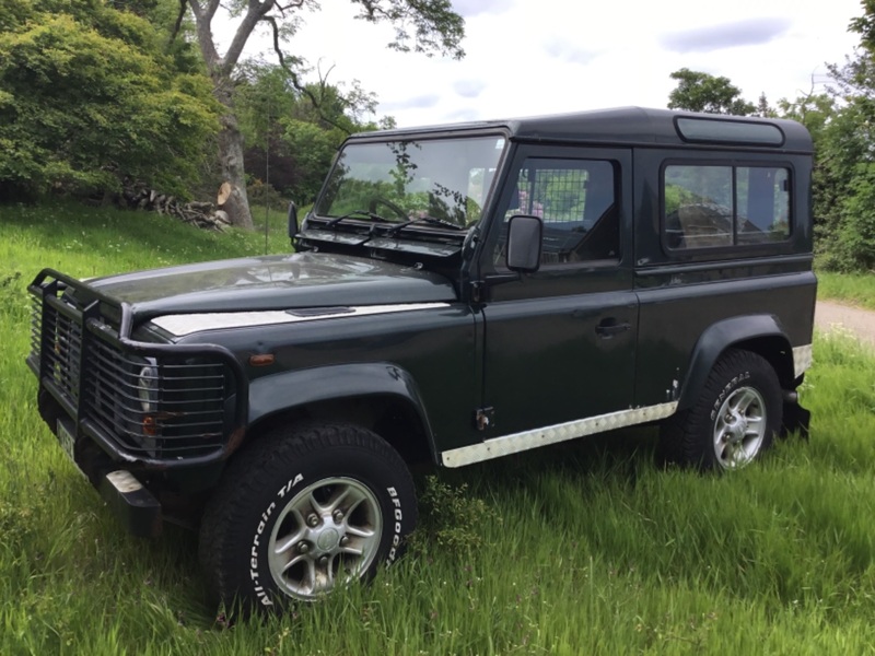 View LAND ROVER DEFENDER 90 TD5 COUNTY HARD TOP 4x4